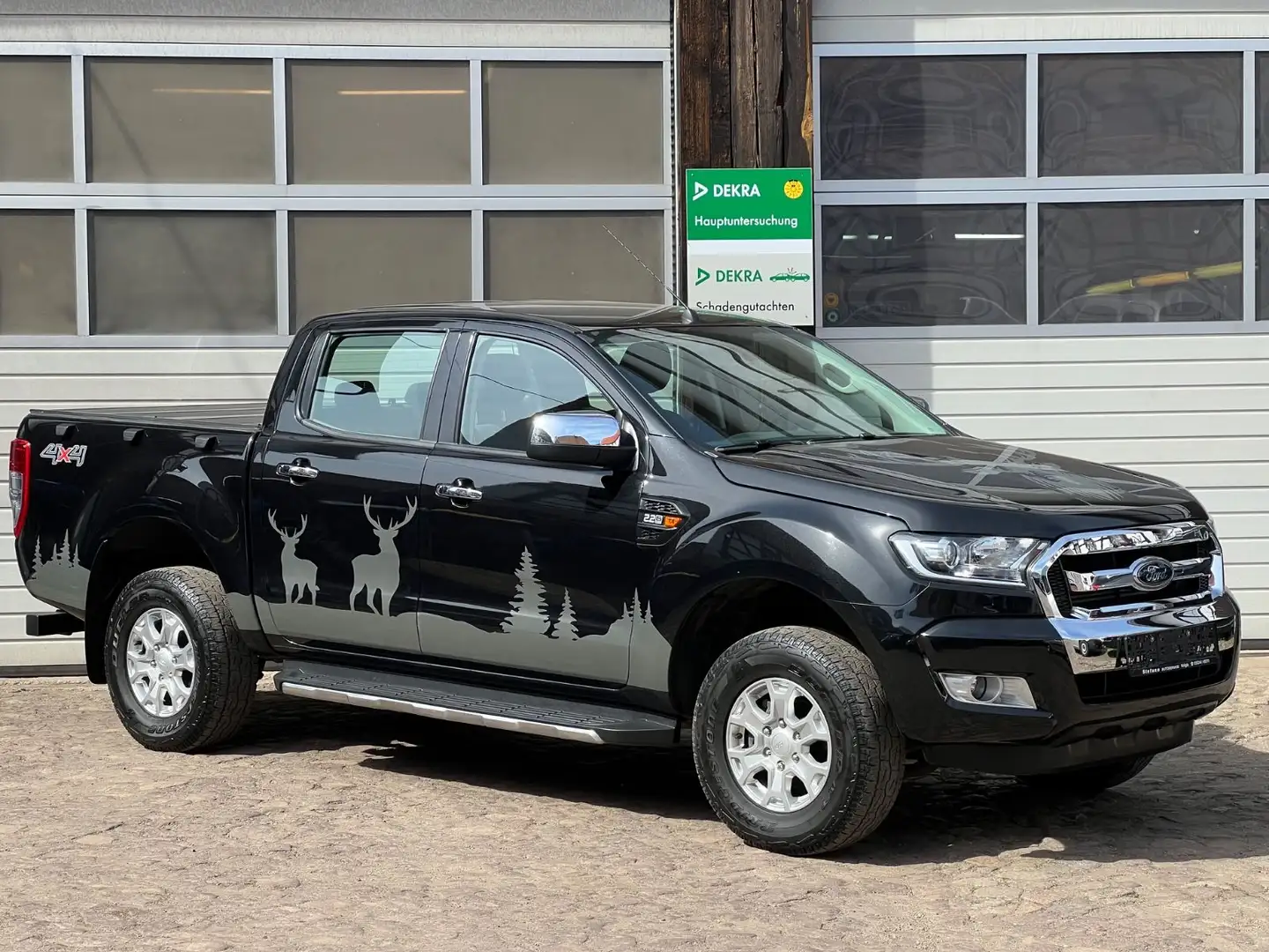 Ford Ranger XLT Doppelkabine 4x4 AHK Schwarz - 2
