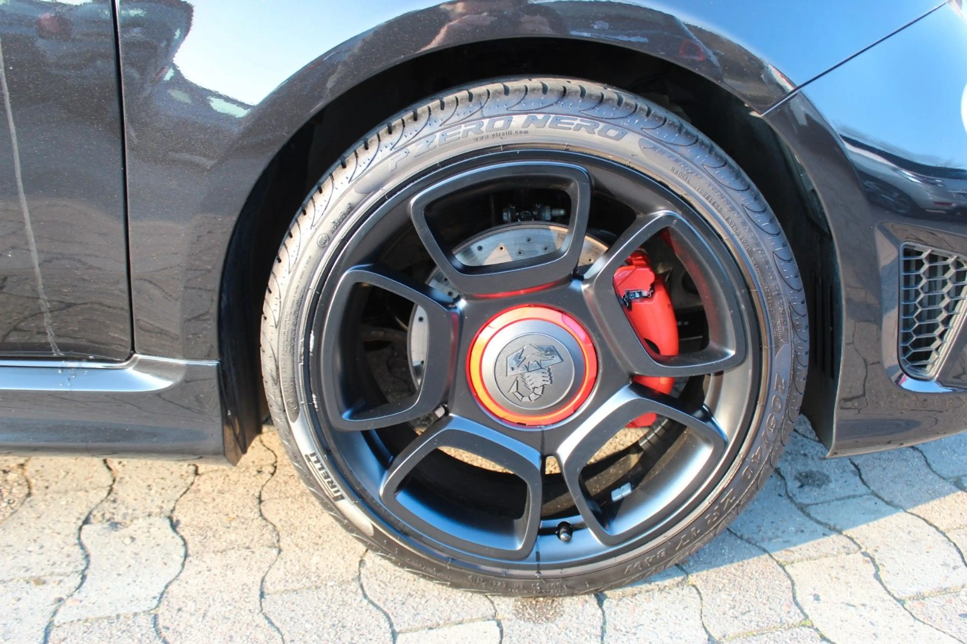 Abarth 500 595 Pista Competizione Beats — photo 15