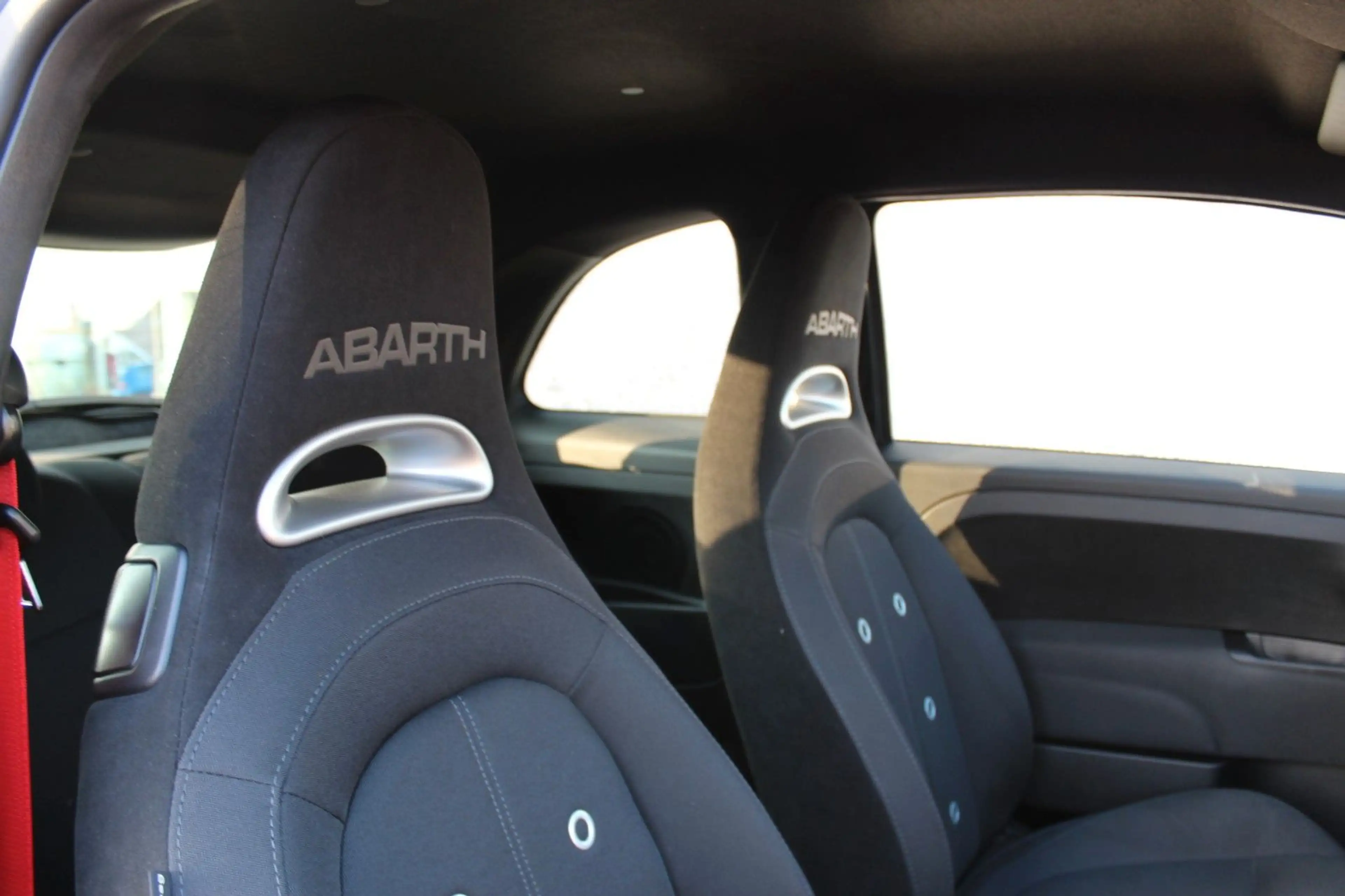 Abarth 500 595 Pista Competizione Beats — photo 13
