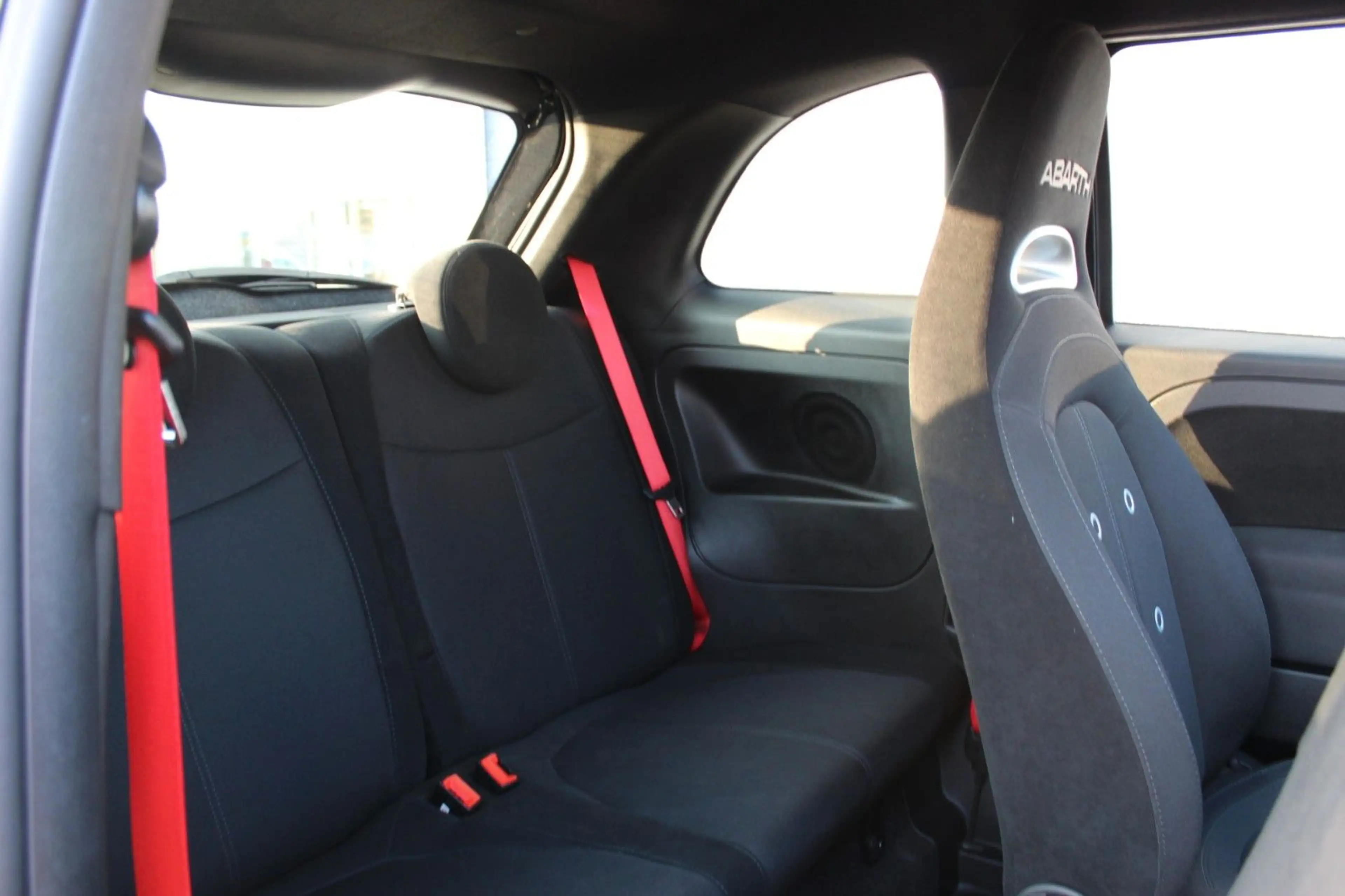Abarth 500 595 Pista Competizione Beats — photo 12