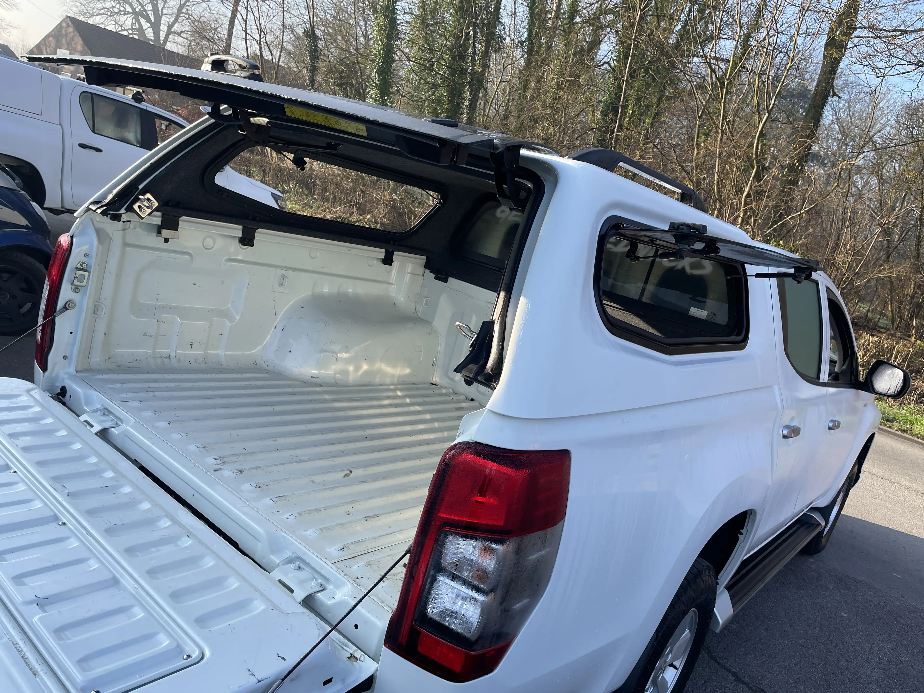 Mitsubishi L200 2.3DI-D 4WD-II CLIMA HARD TOP M.PIED 23900 HTVA — photo 8