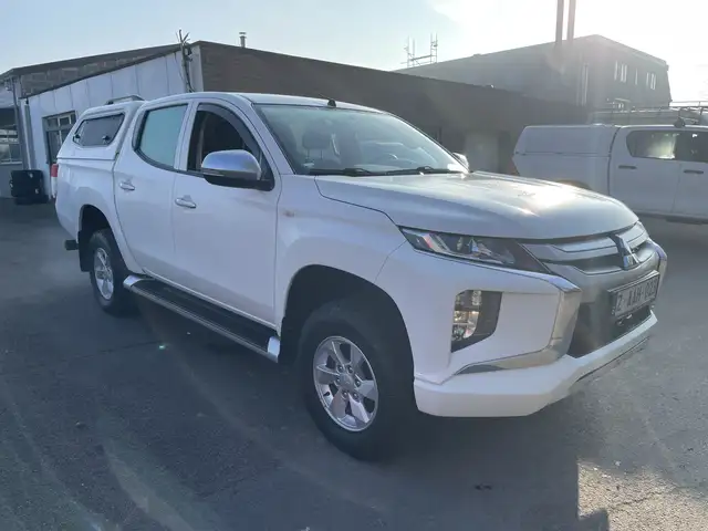 Mitsubishi L200 2.3DI-D 4WD-II CLIMA HARD TOP M.PIED 23900 HTVA