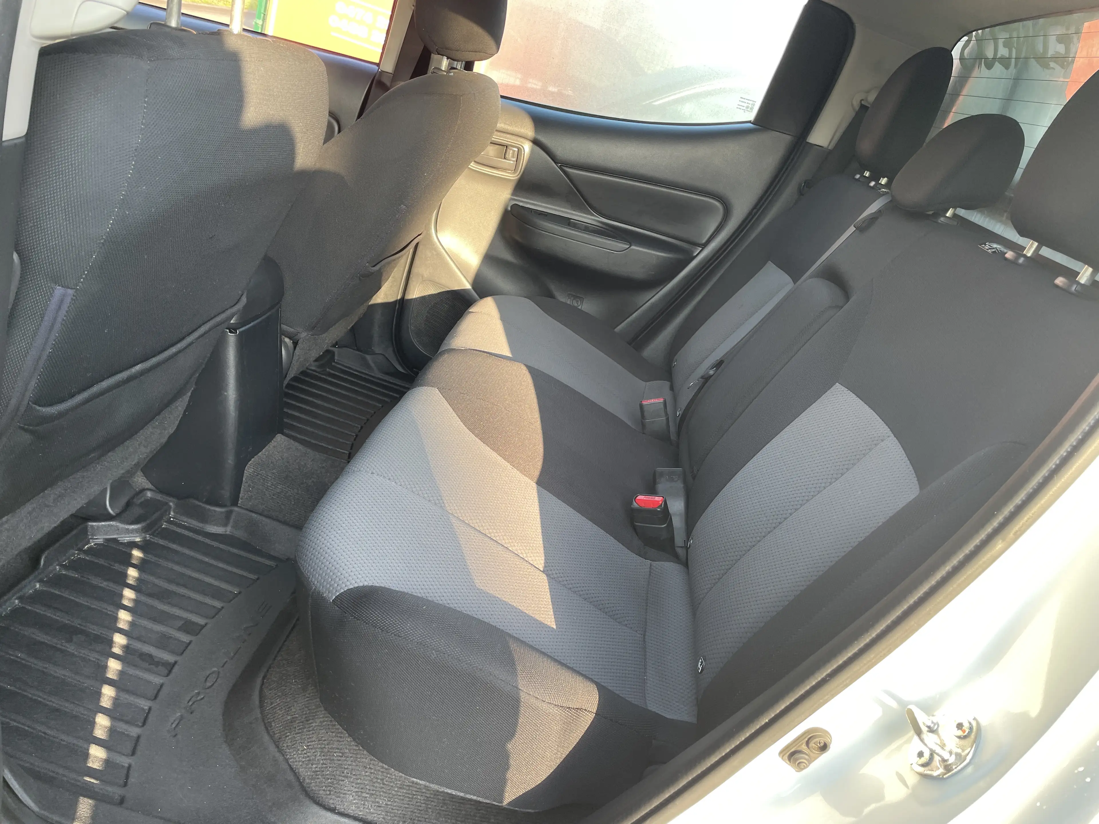 Mitsubishi L200 2.3DI-D 4WD-II CLIMA HARD TOP M.PIED 23900 HTVA — photo 11