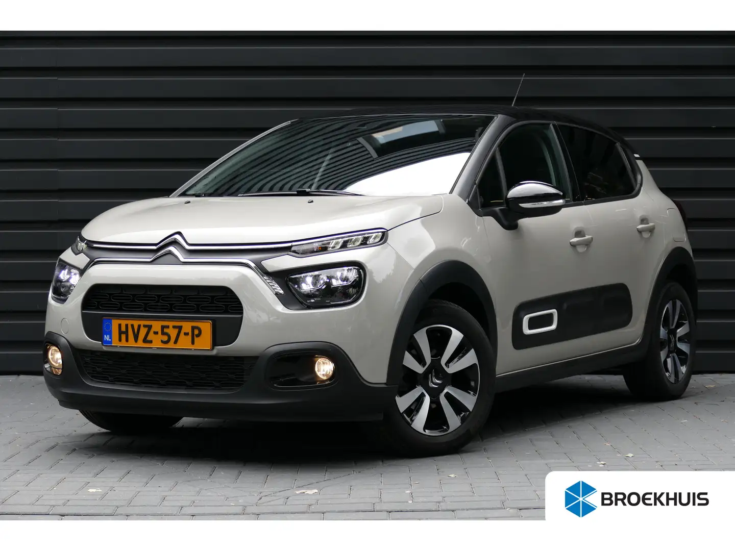 Citroen C3 1.2 PURETECH 82PK 5-DRS SHINE / NAVI / LED / PDC / Grijs - 1
