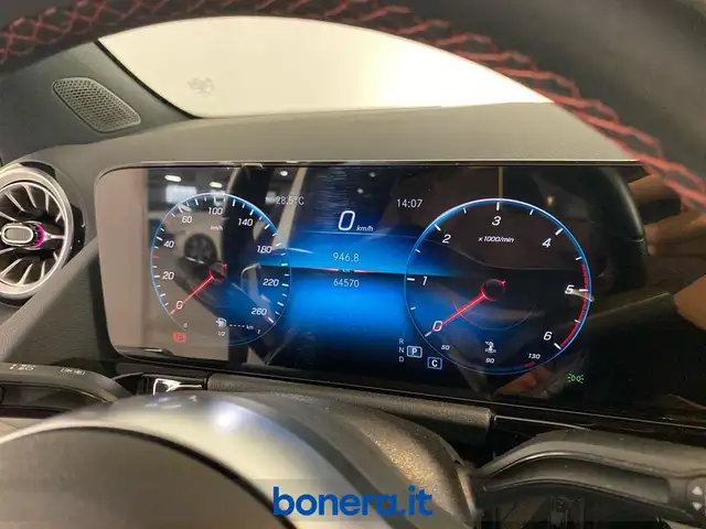 Mercedes-Benz Gla view 14