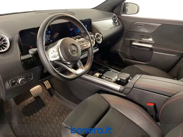 Mercedes-Benz Gla view 10