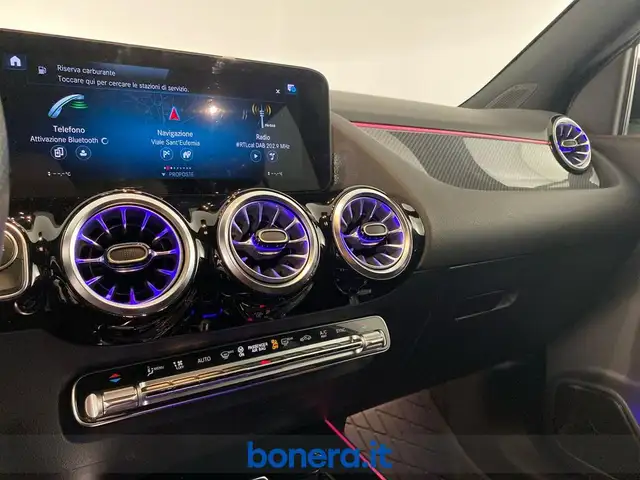Mercedes-Benz Gla view 13