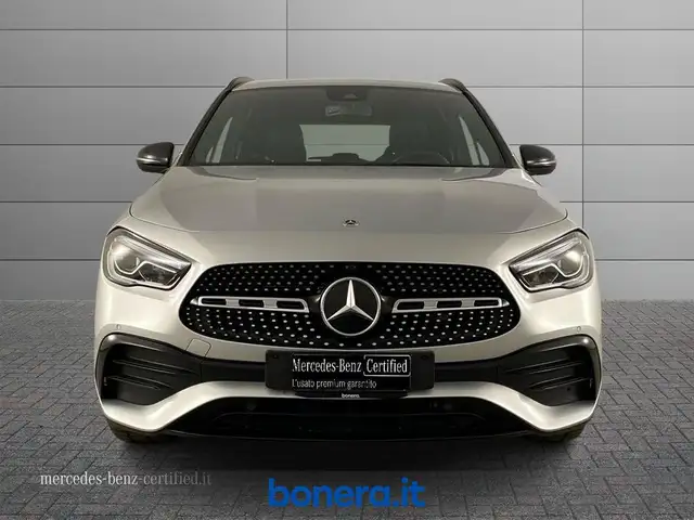 Mercedes-Benz Gla view 4