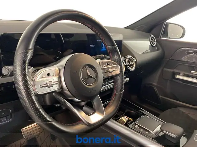 Mercedes-Benz Gla view 12