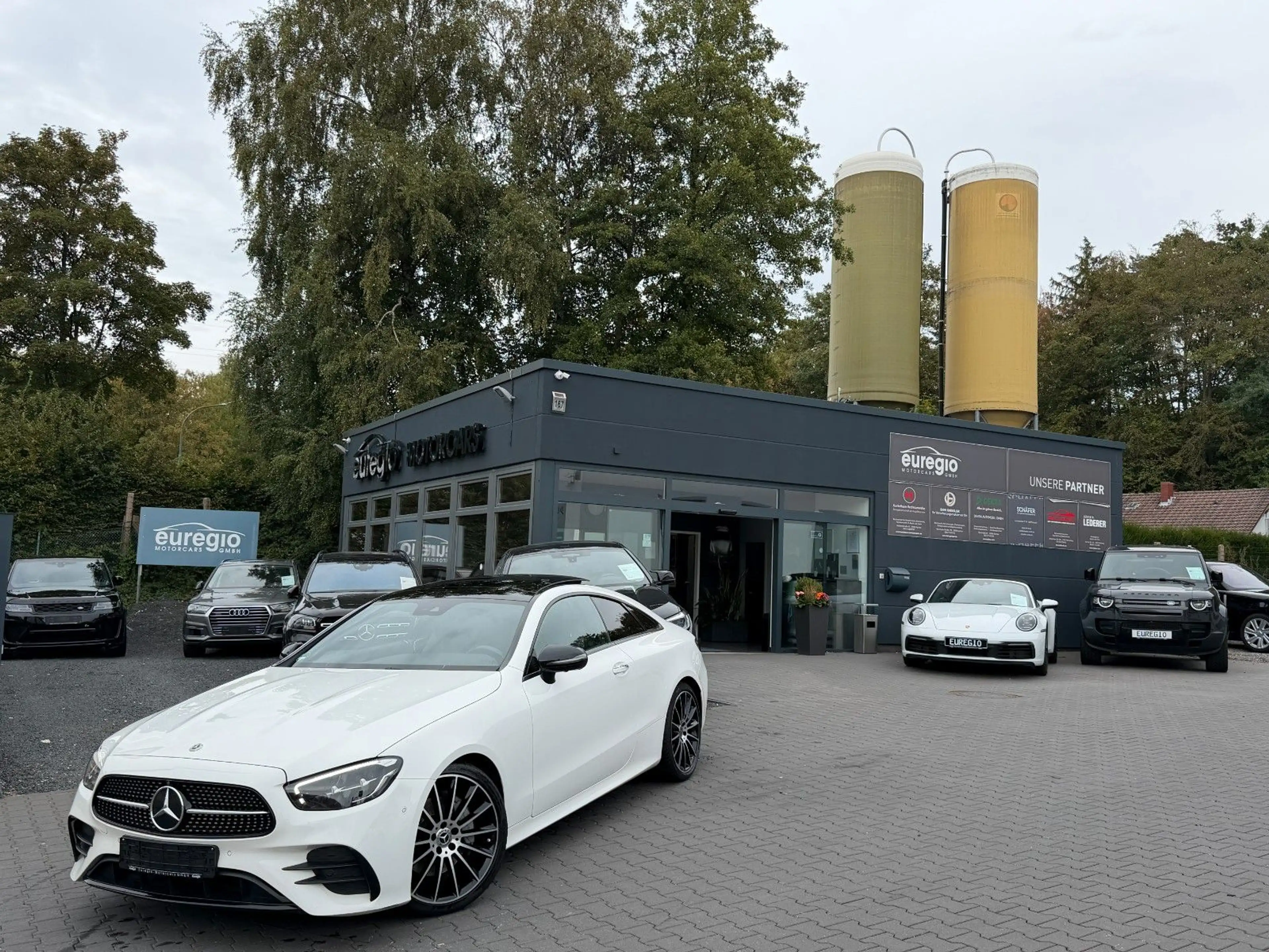 Mercedes-Benz E 220 d Coupe LED - Burmester - AMG Line /// — photo 3