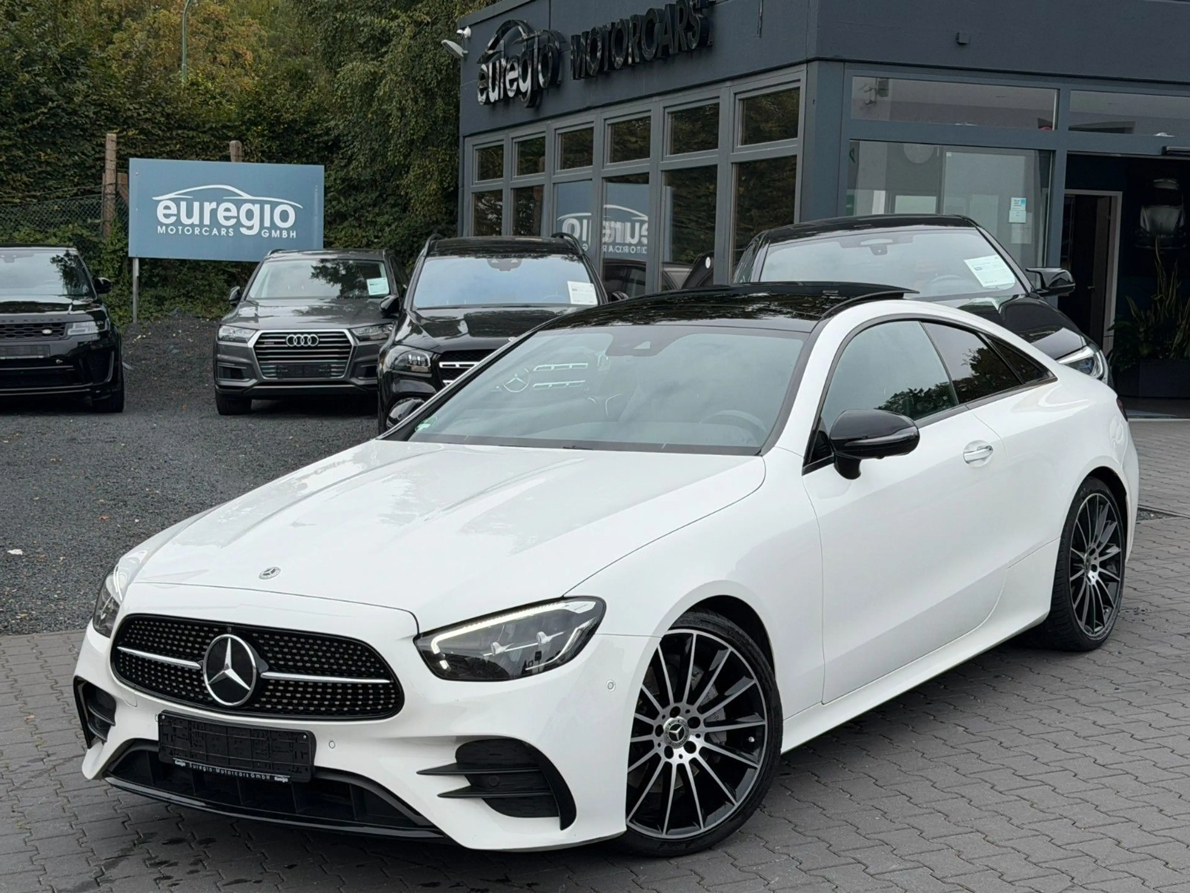 Mercedes-Benz E 220 d Coupe LED - Burmester - AMG Line /// — photo 2