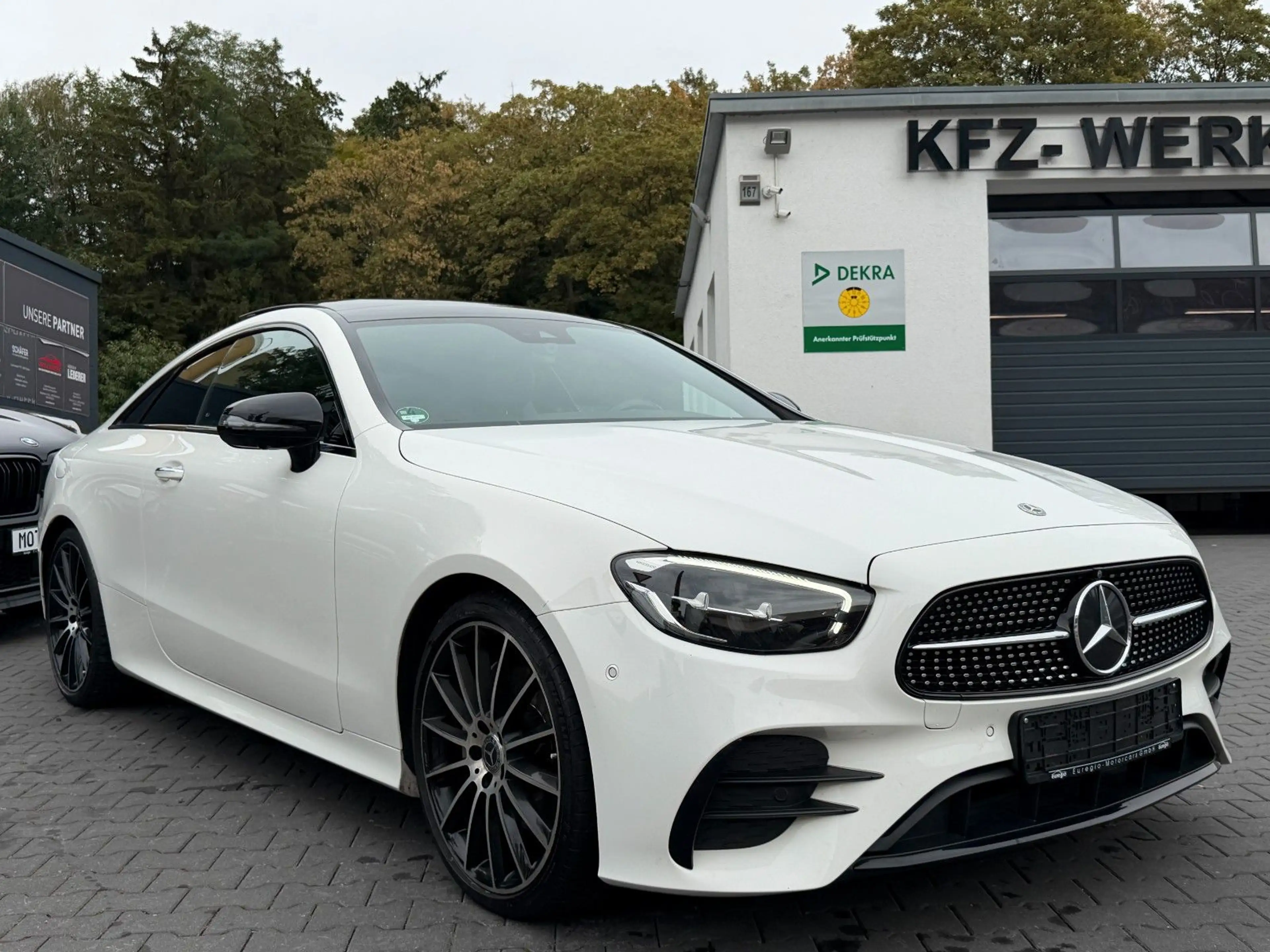 Mercedes-Benz E 220 d Coupe LED - Burmester - AMG Line /// — photo 5