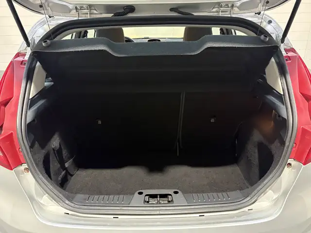 Ford Fiesta view 9