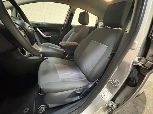 Ford Fiesta view 14