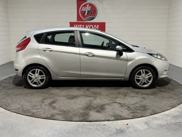 Ford Fiesta view 5