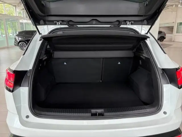 Renault Austral view 12