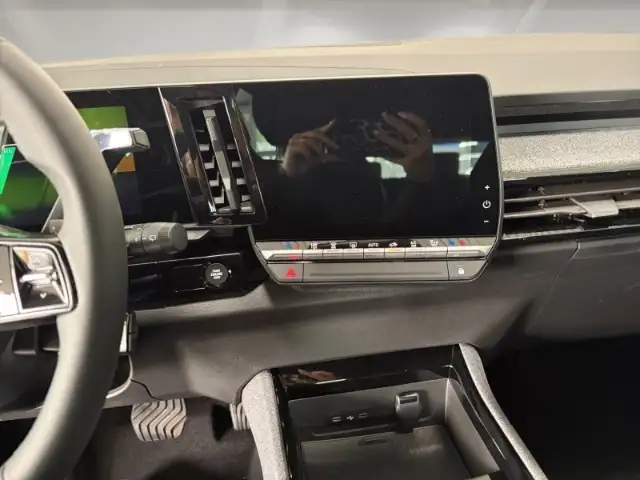 Renault Austral view 9