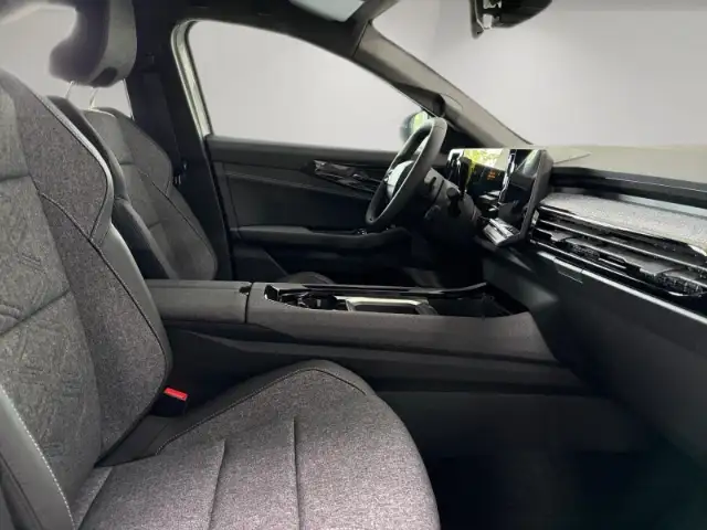 Renault Austral view 14