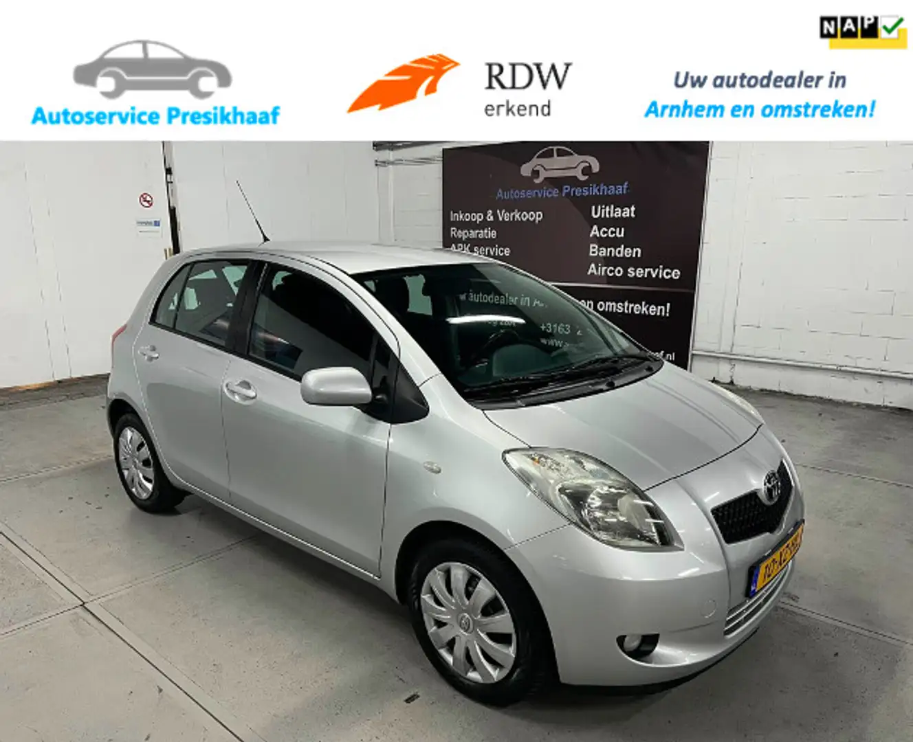 Toyota Yaris 1.3 VVTi Sol MMT Automaat AIRCO / NAP / 5-DEURS Grijs - 1