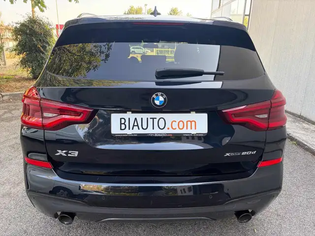 BMW X3 view 10
