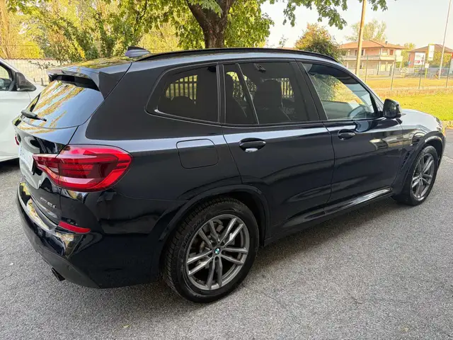 BMW X3 view 11
