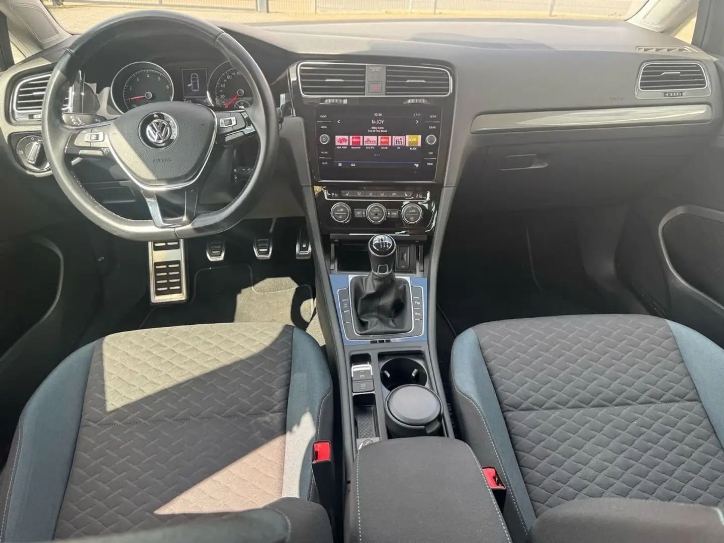 Volkswagen Golf Golf 1.0 TSI OPF IQ.DRIVE Rot - 1