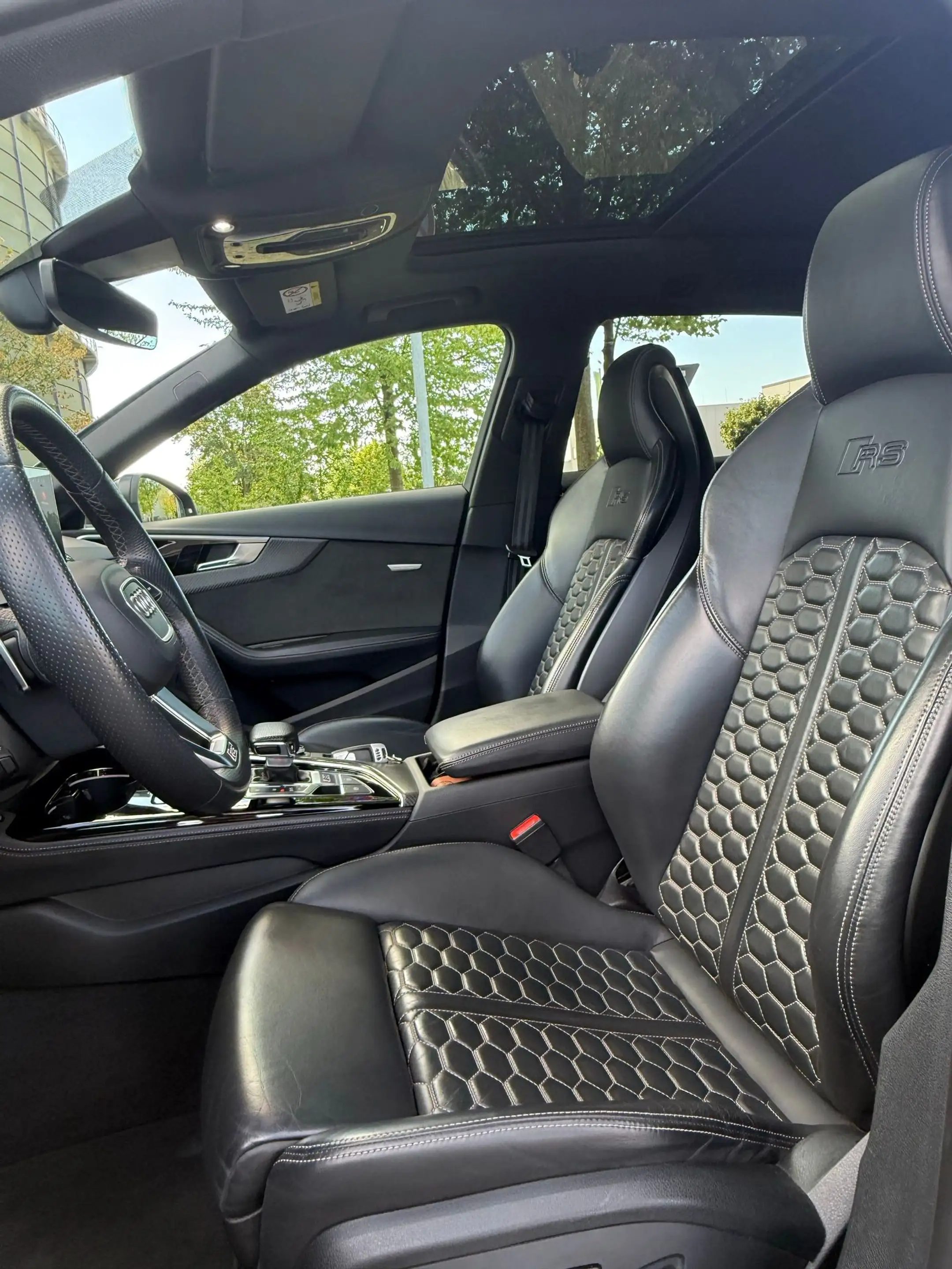 Audi RS4 2.9 TFSI quattro *EXCLUSIVE*NAVI*MATRIX*P-DACH* — photo 15