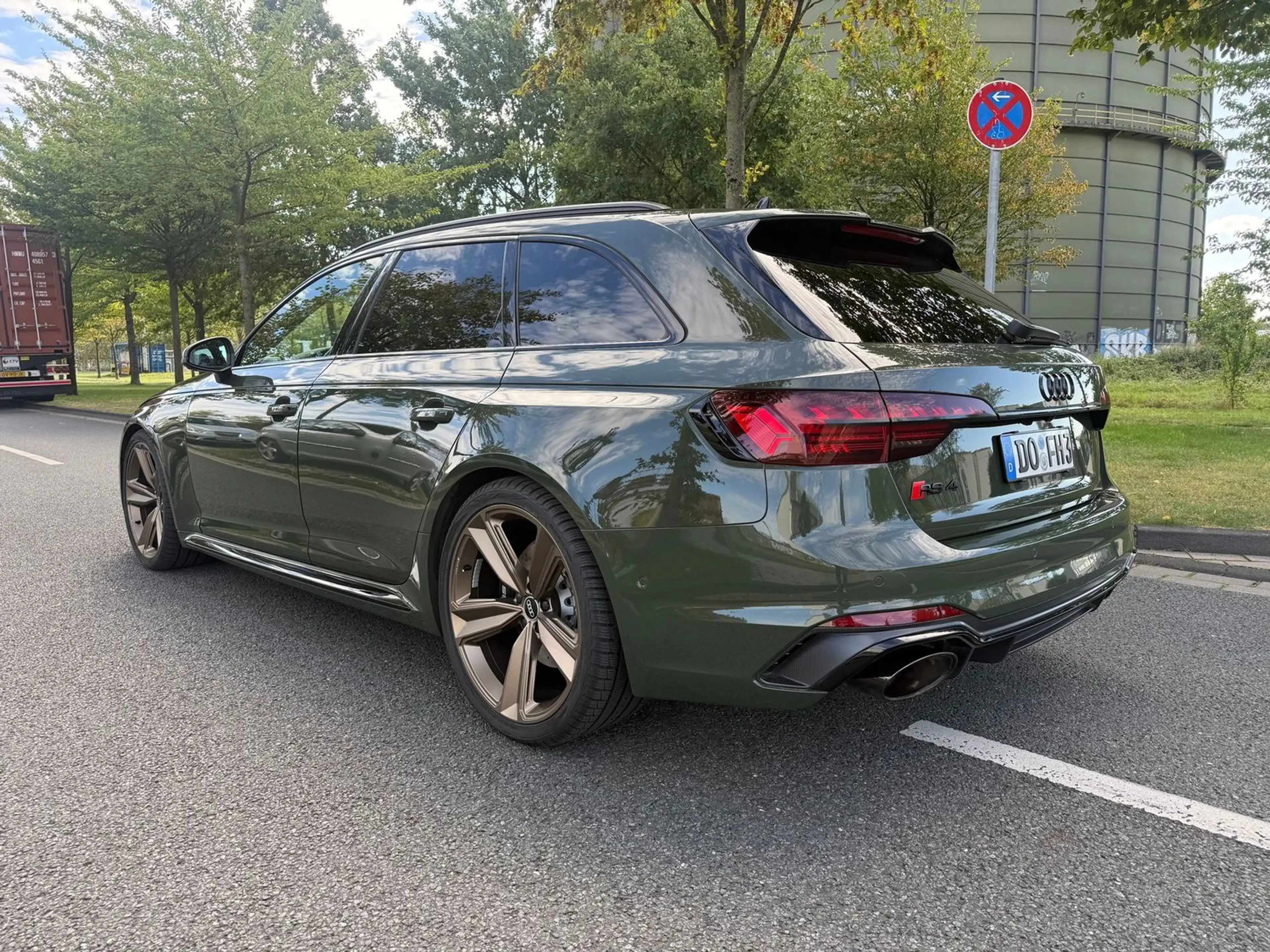 Audi RS4 2.9 TFSI quattro *EXCLUSIVE*NAVI*MATRIX*P-DACH* — photo 5