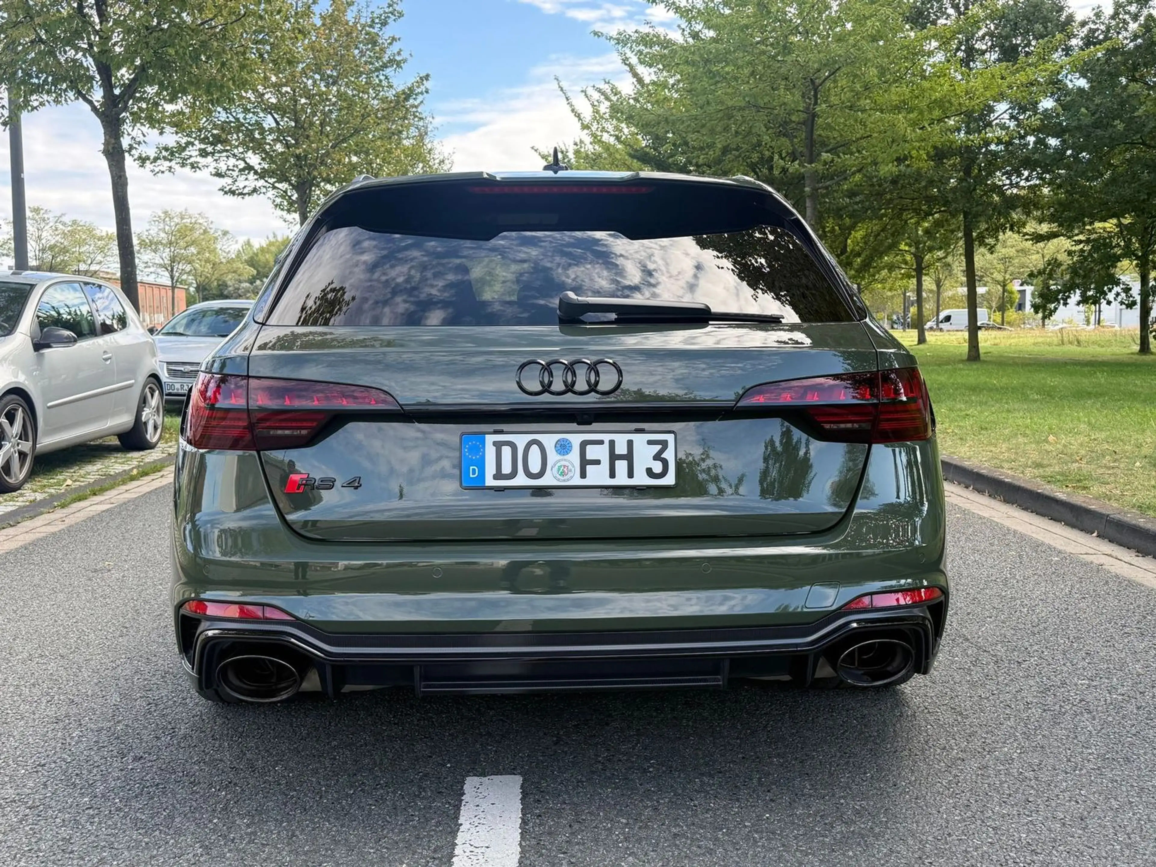 Audi RS4 2.9 TFSI quattro *EXCLUSIVE*NAVI*MATRIX*P-DACH* — photo 6
