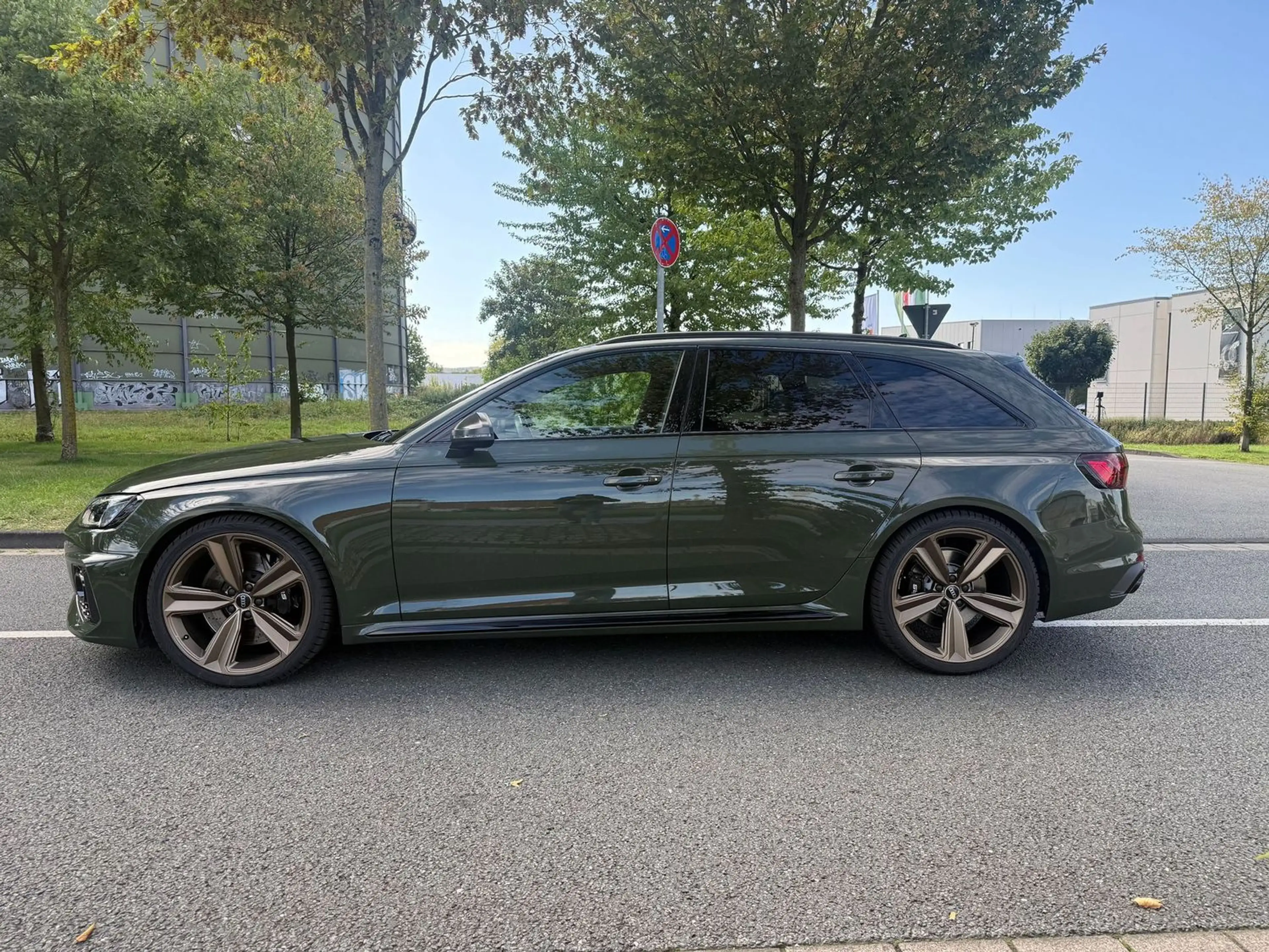Audi RS4 2.9 TFSI quattro *EXCLUSIVE*NAVI*MATRIX*P-DACH* — photo 4