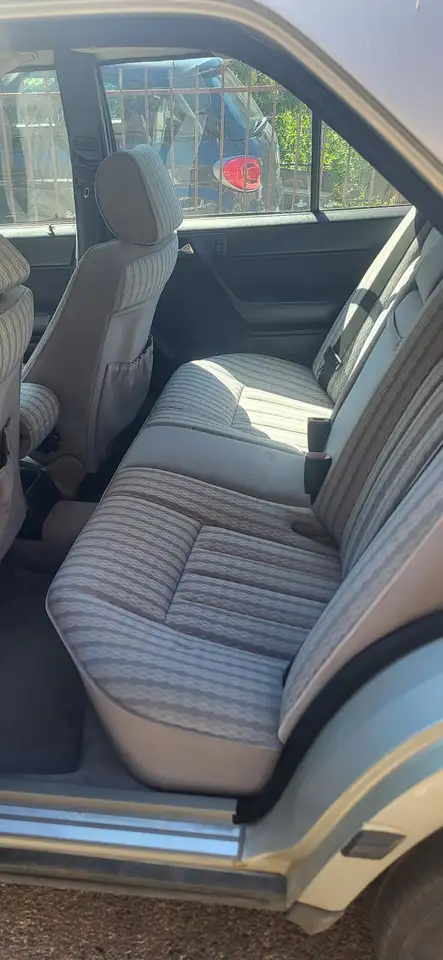 Mercedes-Benz 200, foto 11