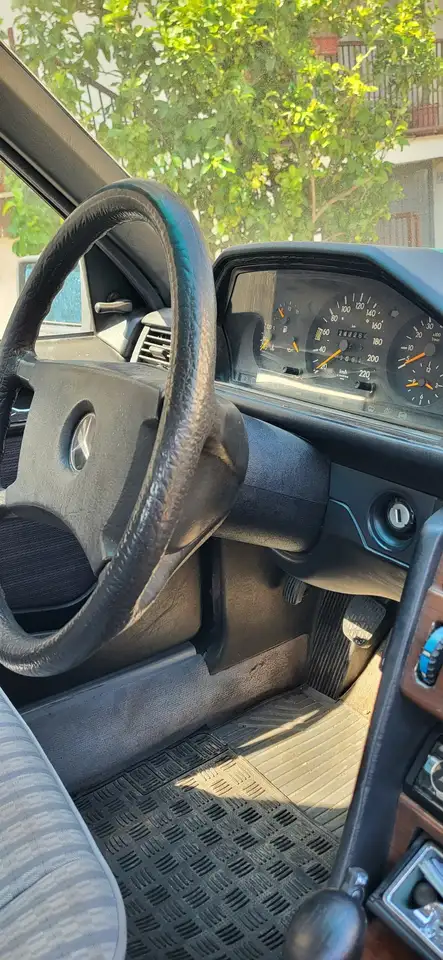 Mercedes-Benz 200, foto 4
