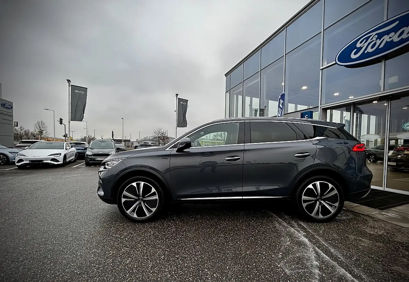 BYD Tang Flagship Facelift 108,8 kWh 517PS GEWERBE AKTION Zwart - 2