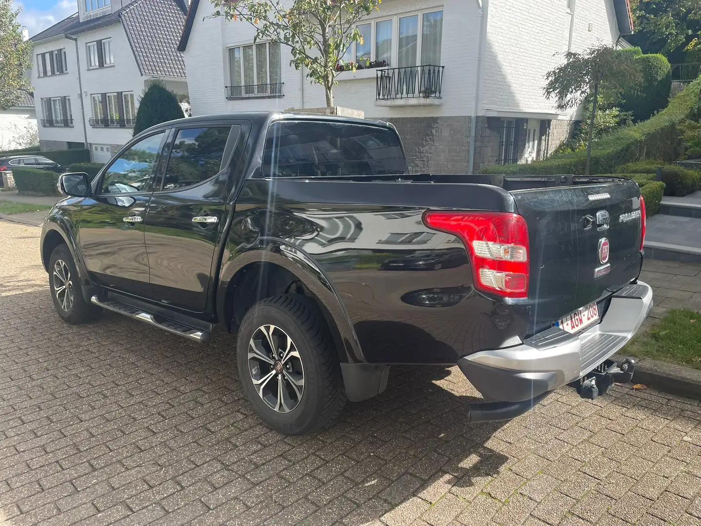 Fiat Fullback 2.4 D 4WD LX Zwart - 2