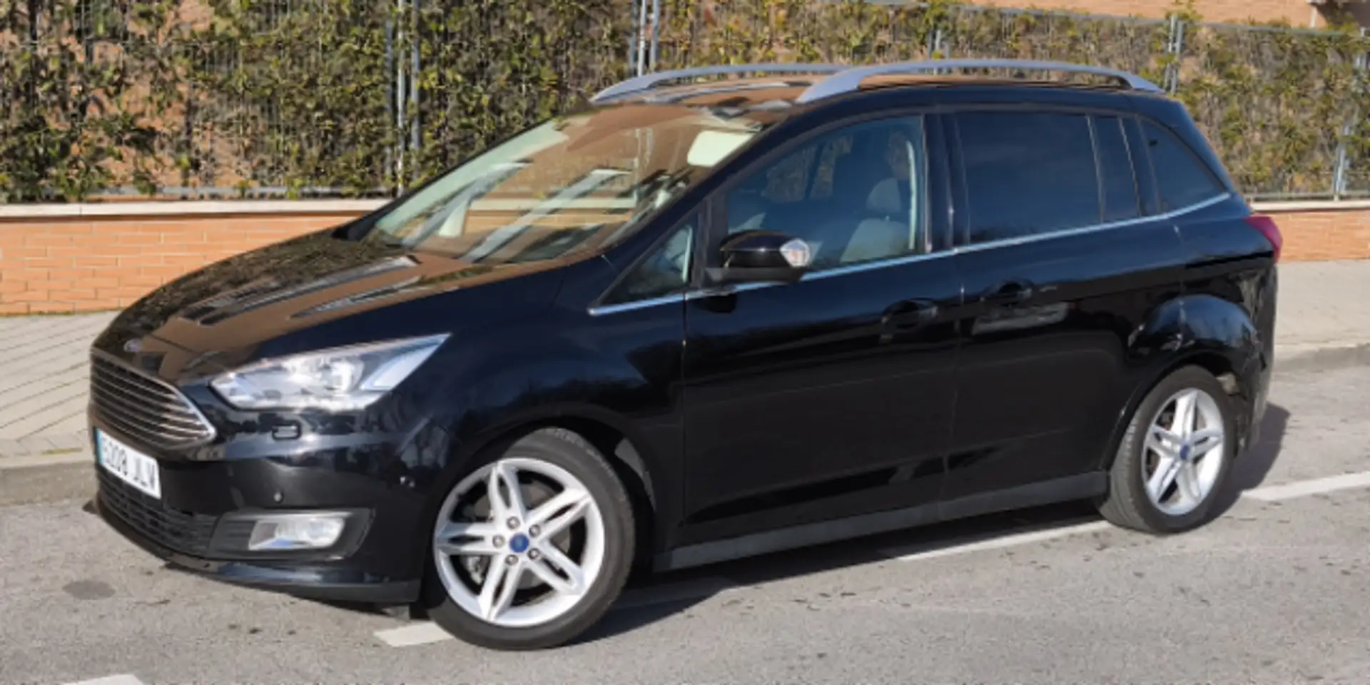 Ford Grand C-Max 1.0 EcoB. Auto-S&S Titanium 125 Noir - 2