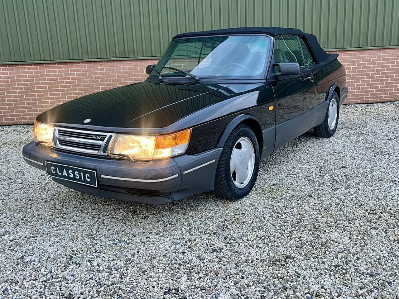 Saab 900