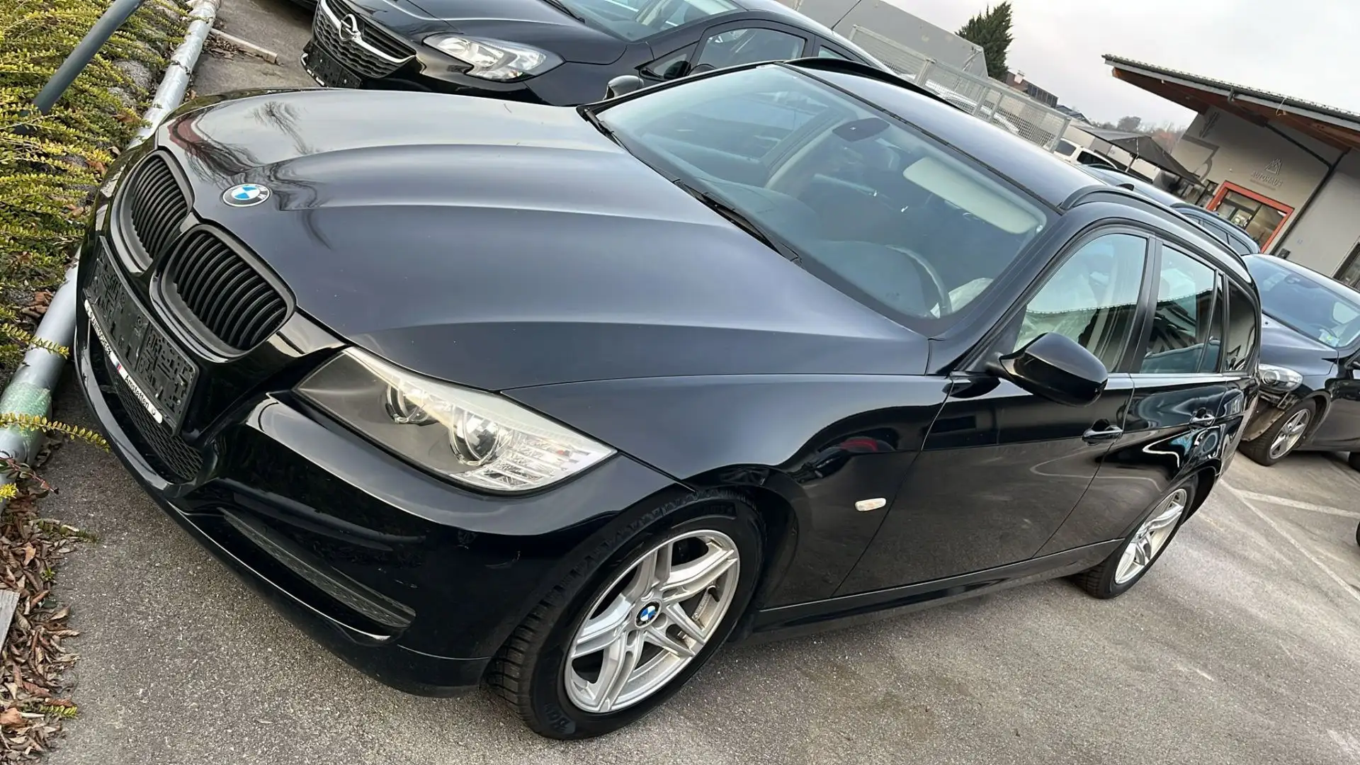 BMW 316 d Touring Zwart - 1
