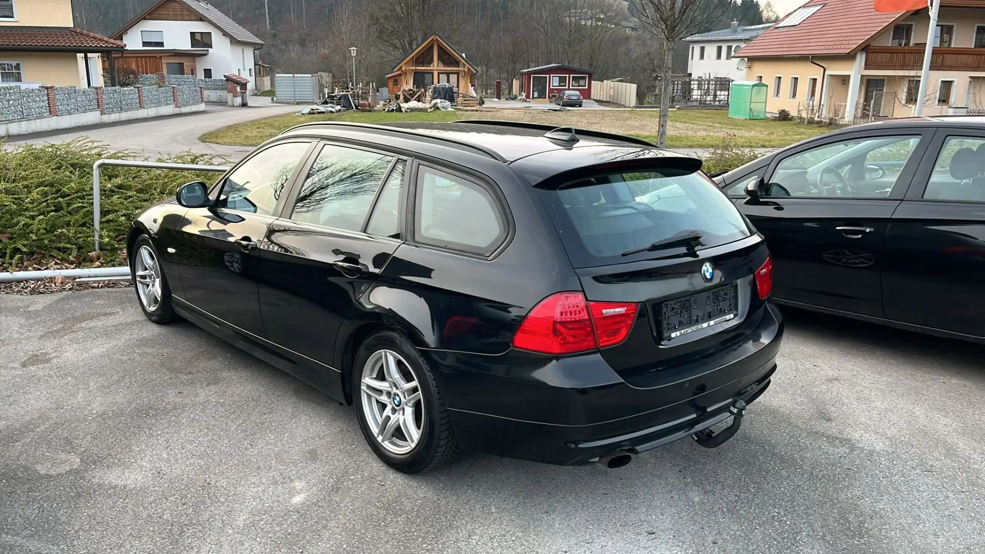 BMW 316 d Touring Zwart - 2