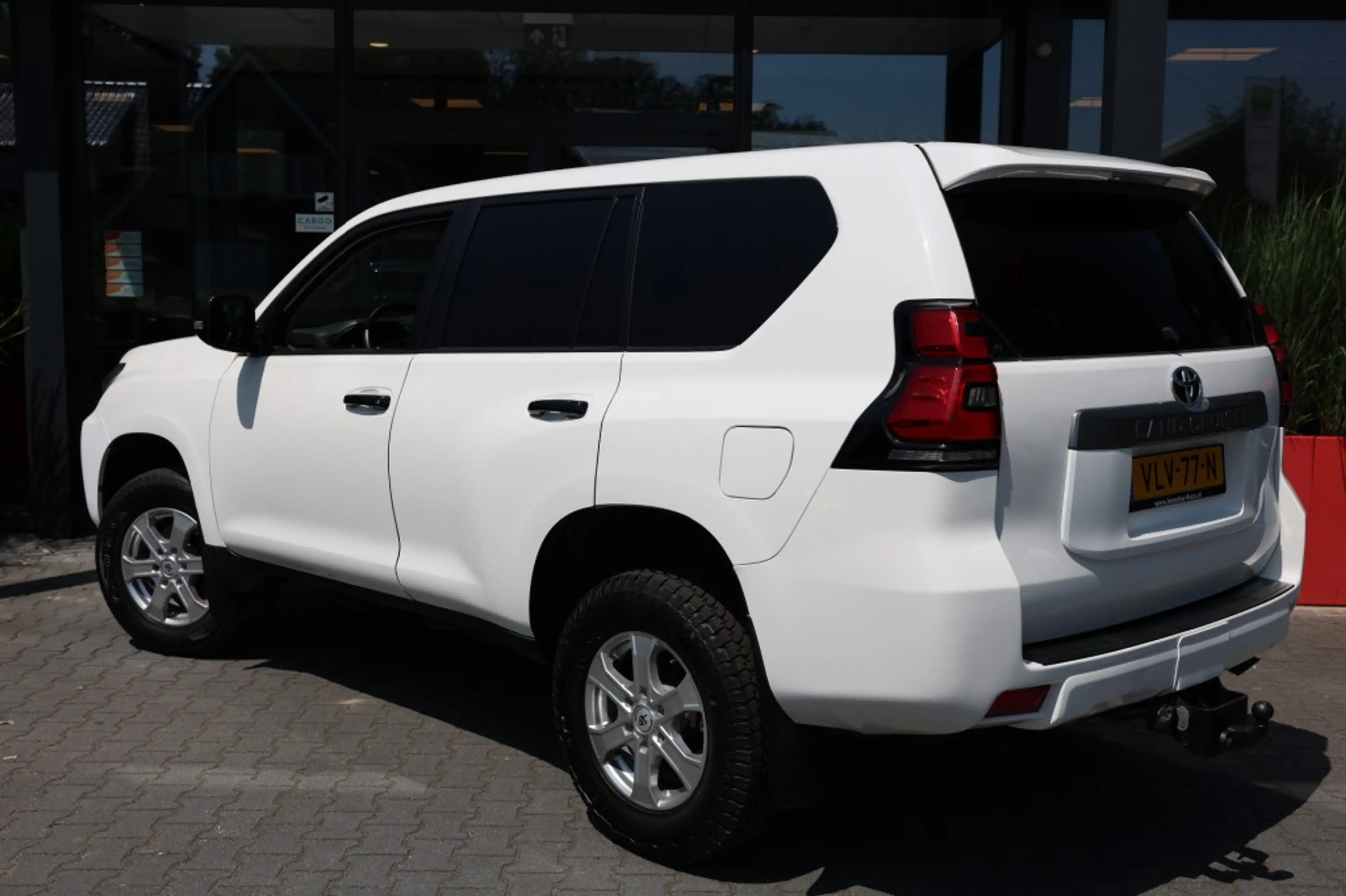 Toyota Land Cruiser 2.8 D-4D 5DRS COMFORT A/T VAN — photo 4
