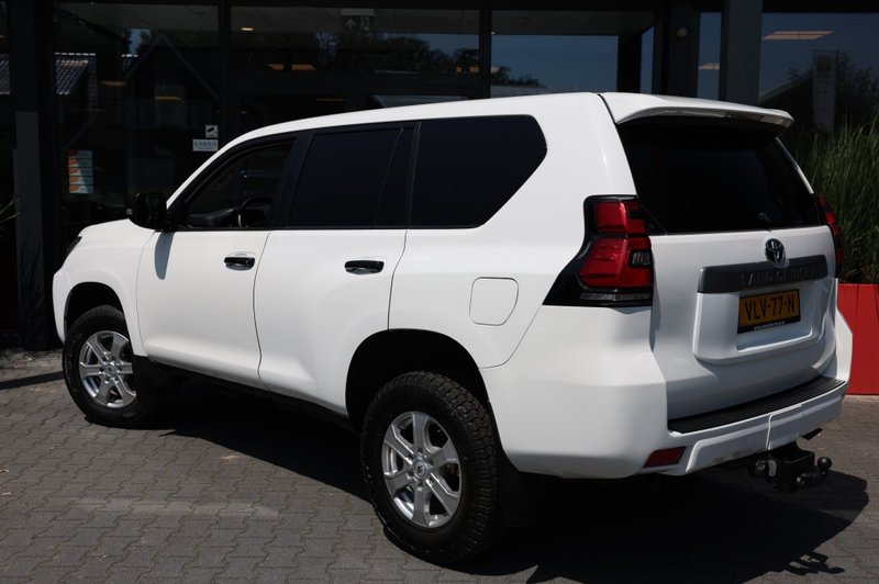 Toyota Land Cruiser 2.8 D-4D 5DRS COMFORT A/T VAN — photo 4