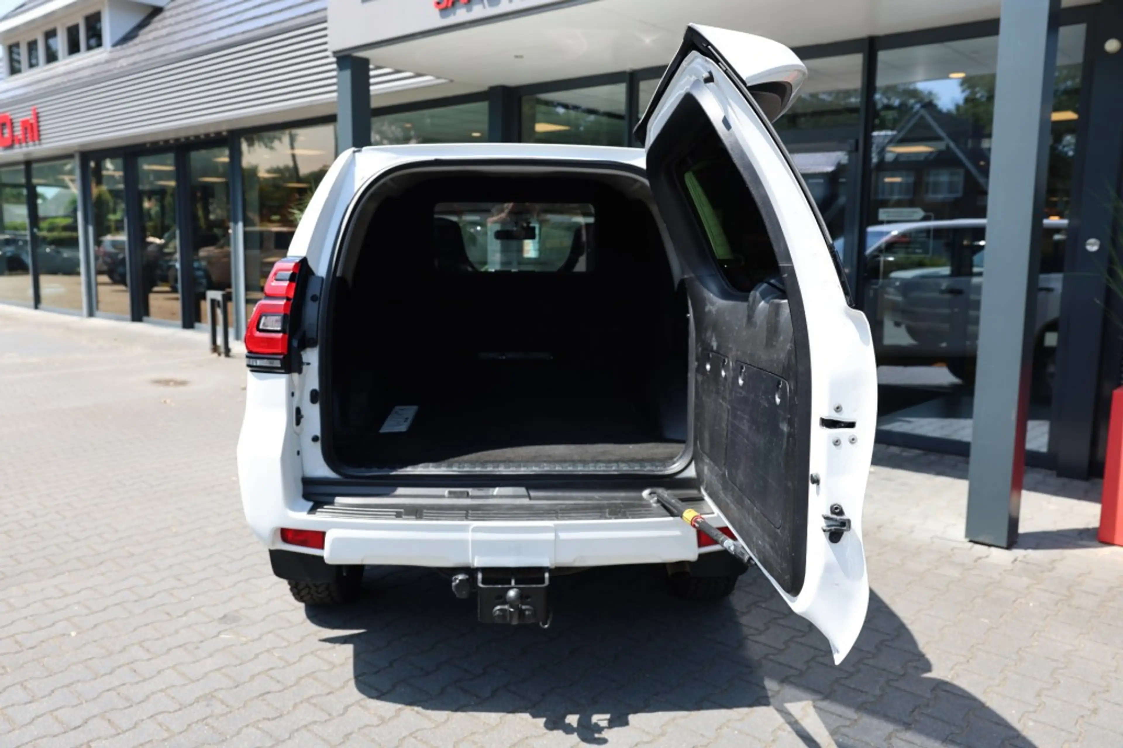 Toyota Land Cruiser 2.8 D-4D 5DRS COMFORT A/T VAN — photo 7