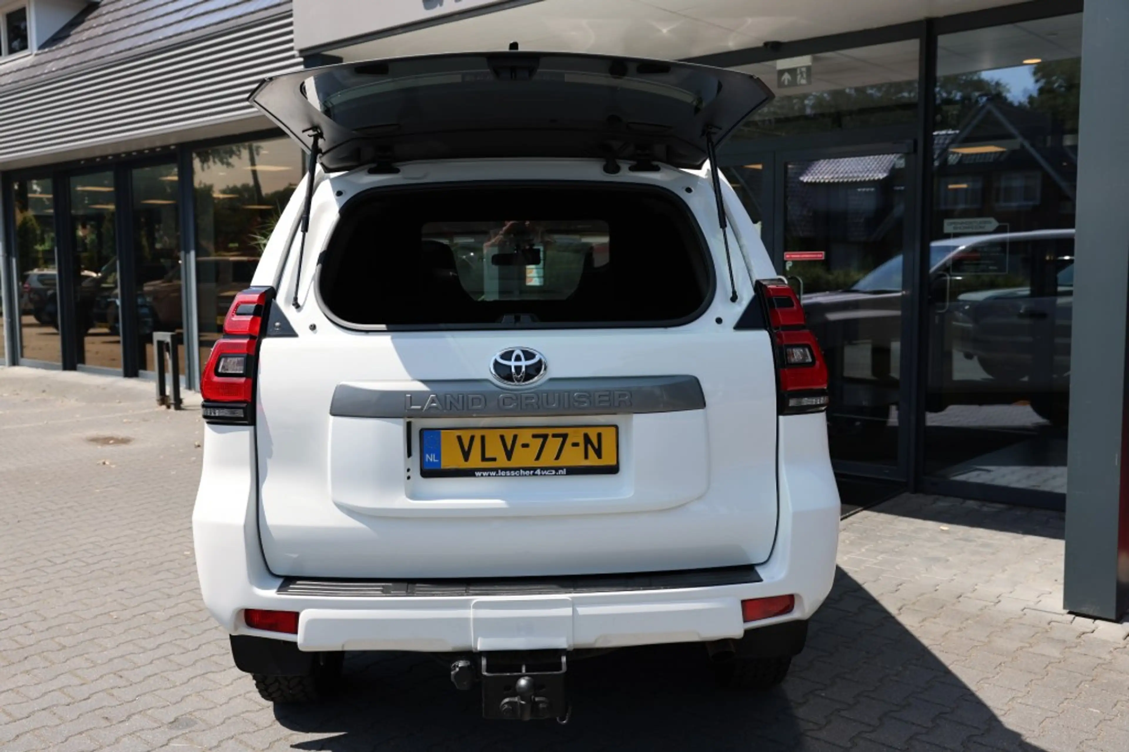 Toyota Land Cruiser 2.8 D-4D 5DRS COMFORT A/T VAN — photo 6