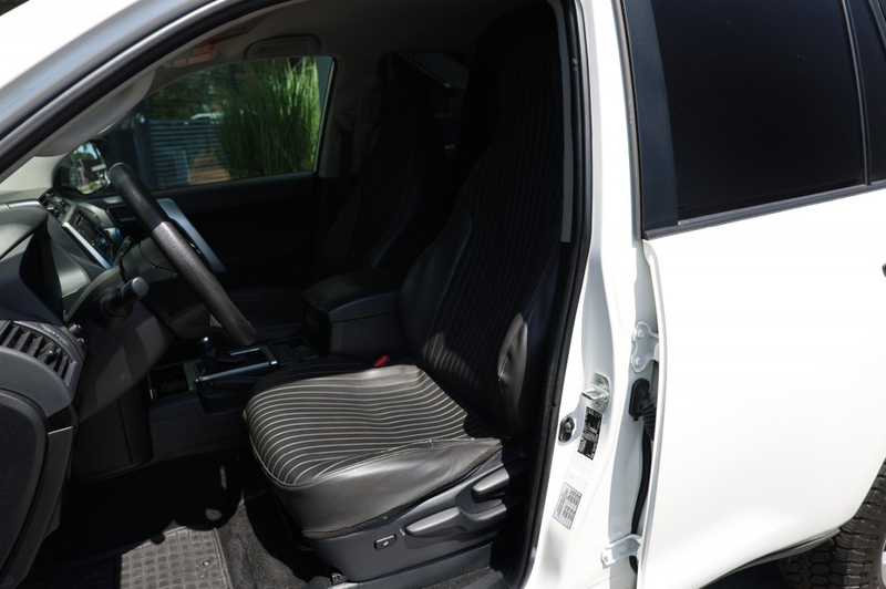 Toyota Land Cruiser 2.8 D-4D 5DRS COMFORT A/T VAN — photo 8
