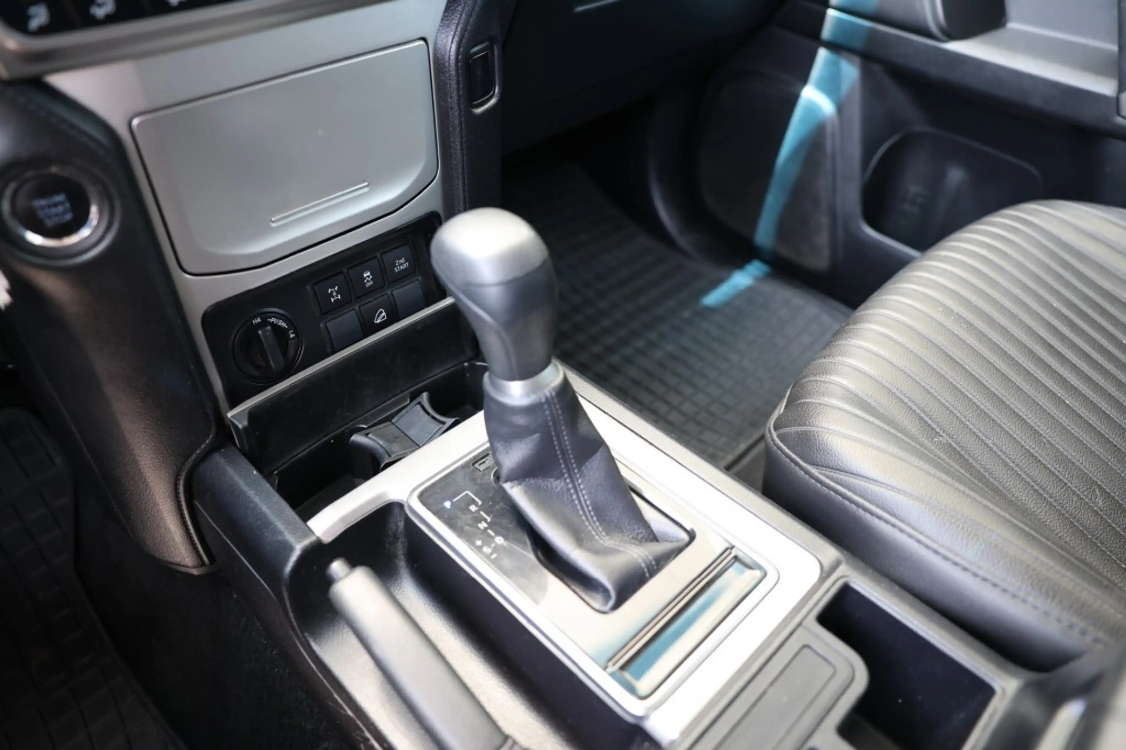 Toyota Land Cruiser 2.8 D-4D 5DRS COMFORT A/T VAN — photo 16