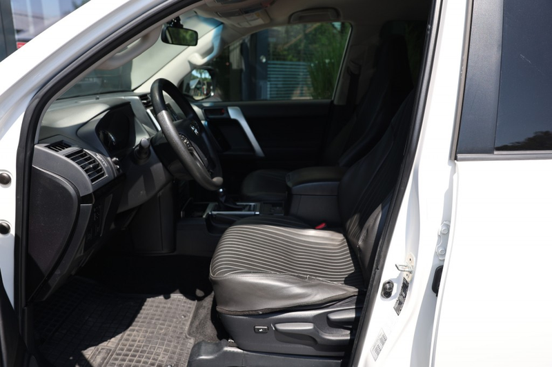 Toyota Land Cruiser 2.8 D-4D 5DRS COMFORT A/T VAN — photo 9