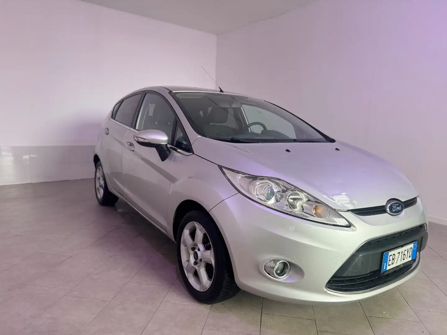 Ford Fiesta 1.4 5 porte Bz.- GPL Titanium Argento - 2