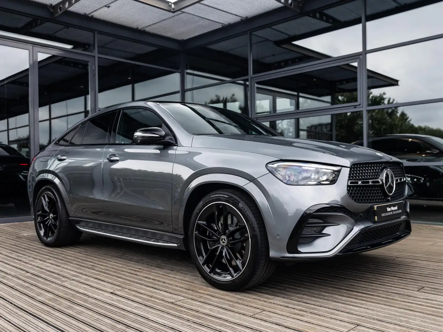 Mercedes-Benz GLE 400 Coupé e 4MATIC AMG Line Premium | BURMESTER | STOE Grijs - 2