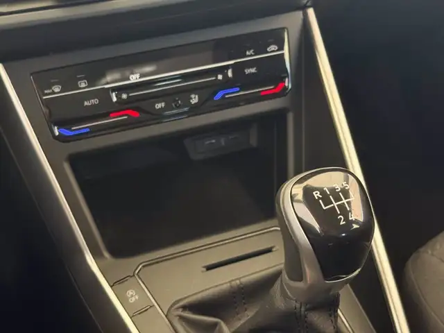 Volkswagen Polo view 24