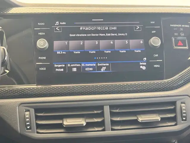 Volkswagen Polo view 23