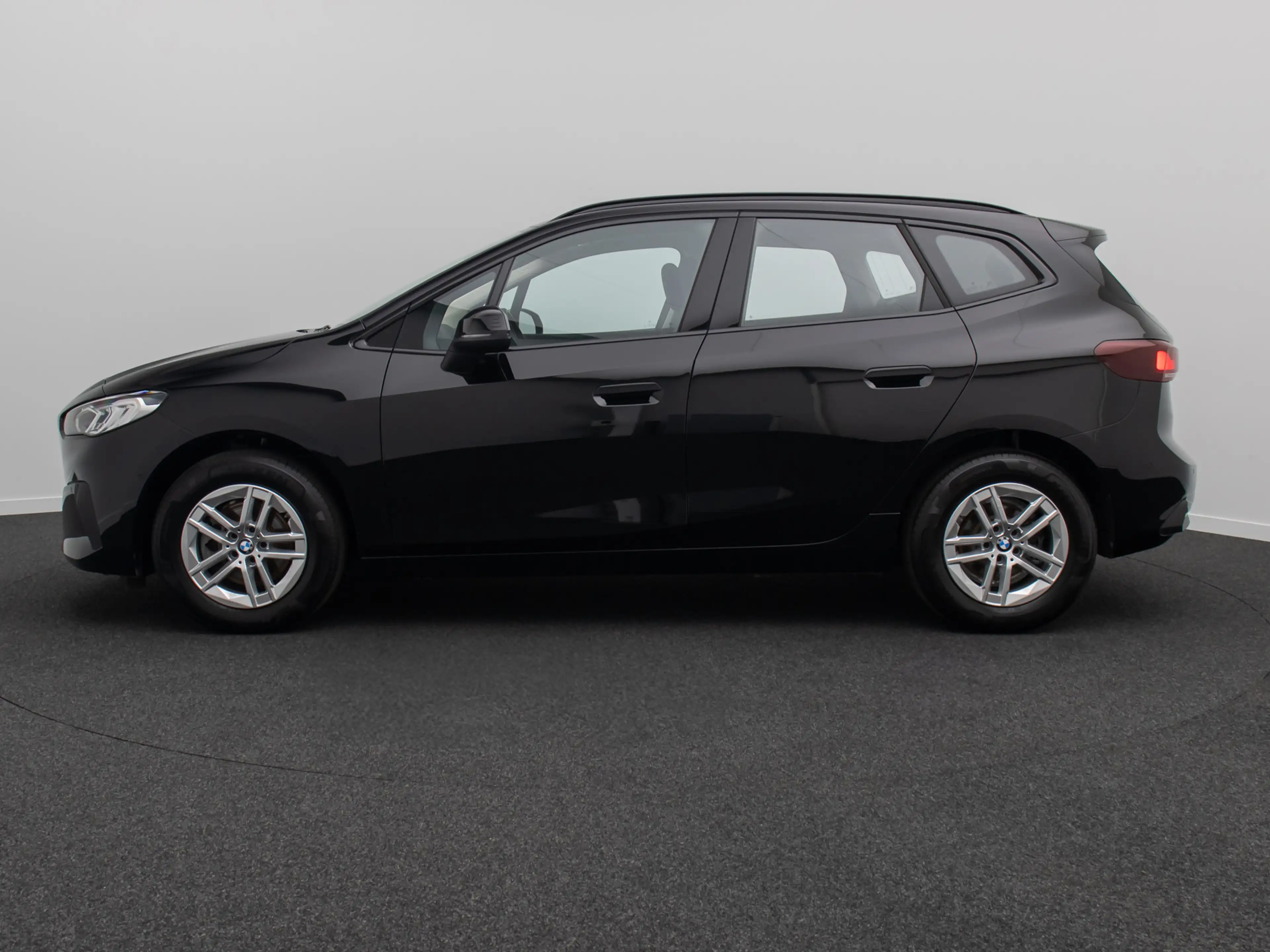 BMW 216 Widscree DAB Alarm LED Kamera — photo 11